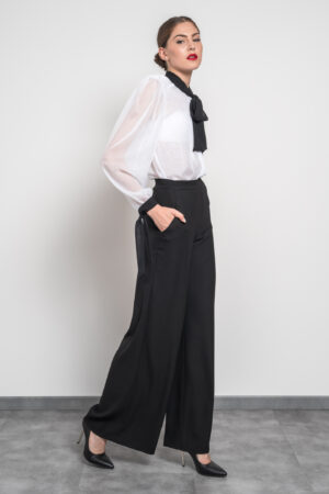 Completo pantalone nero con camicia bianca chiffon