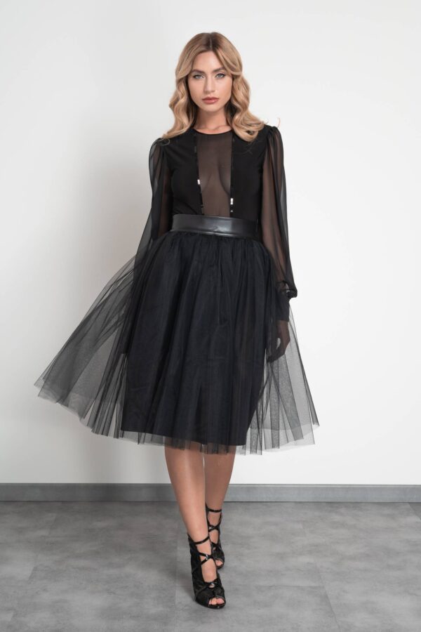 Gonnellone nero con tulle